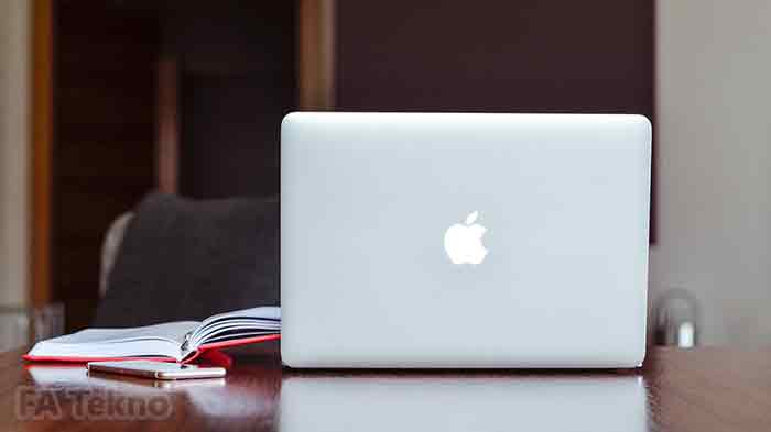 Apple MacBook menggunakan Mac OS